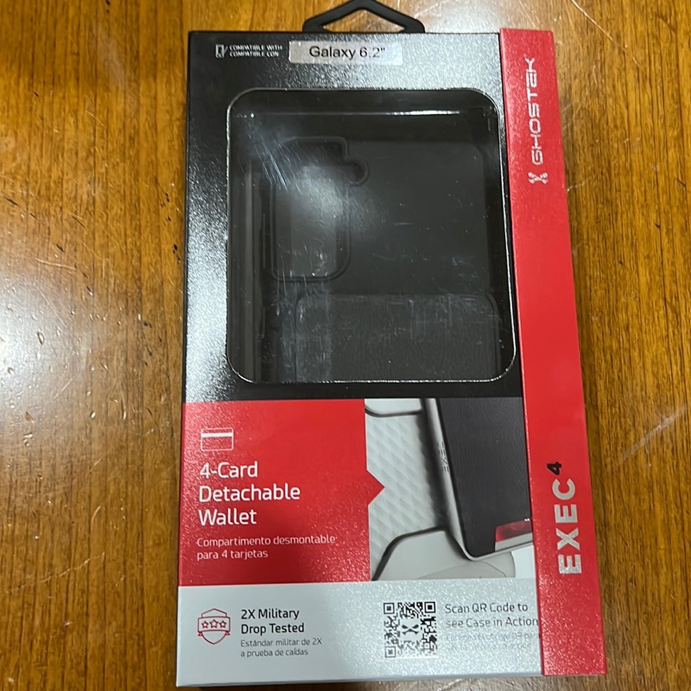Galaxy S21 case with 4-card detachable wallet